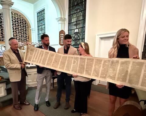 Sheryll Family Carrying the Torah Simchat Torah 2025 3